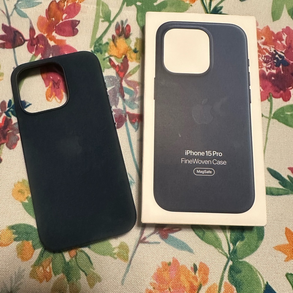 Apple iPhone 15 Pro FineWoven Case - Navy